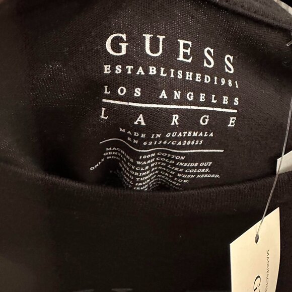 Black Guess streetwear t-shirt - Picture 2 of 3